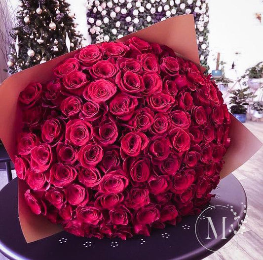 Best selling 100 red roses